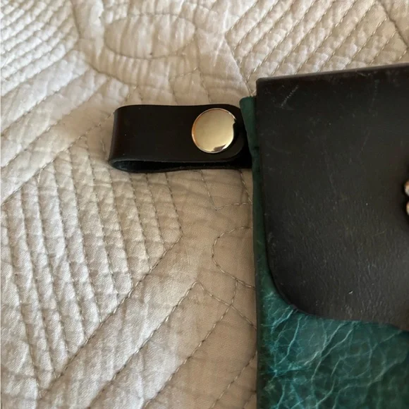 Cody MC Leather Cell Phone Snap On Pouch - Picture 5 of 6